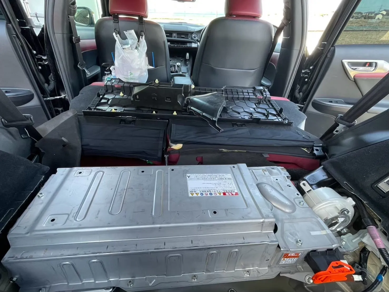 搭載されるリビルドバッテリー